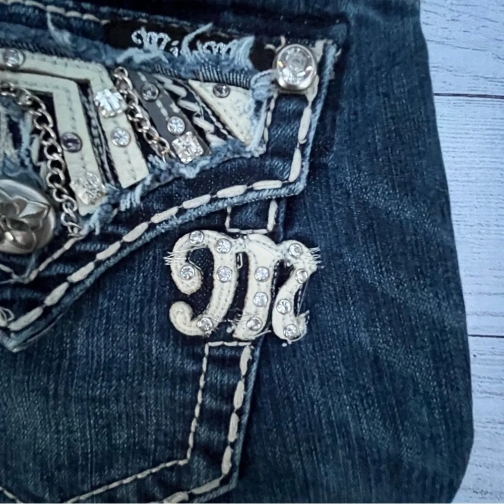 Miss Me Embellished Jeans with Rhinestone Details - Picture 4 of 13